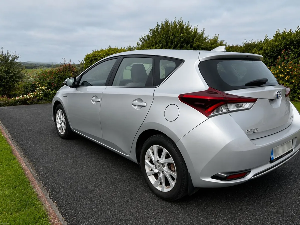 181 Toyota Auris Hybrid 1.8 Luna | 112,509 km | - Image 5
