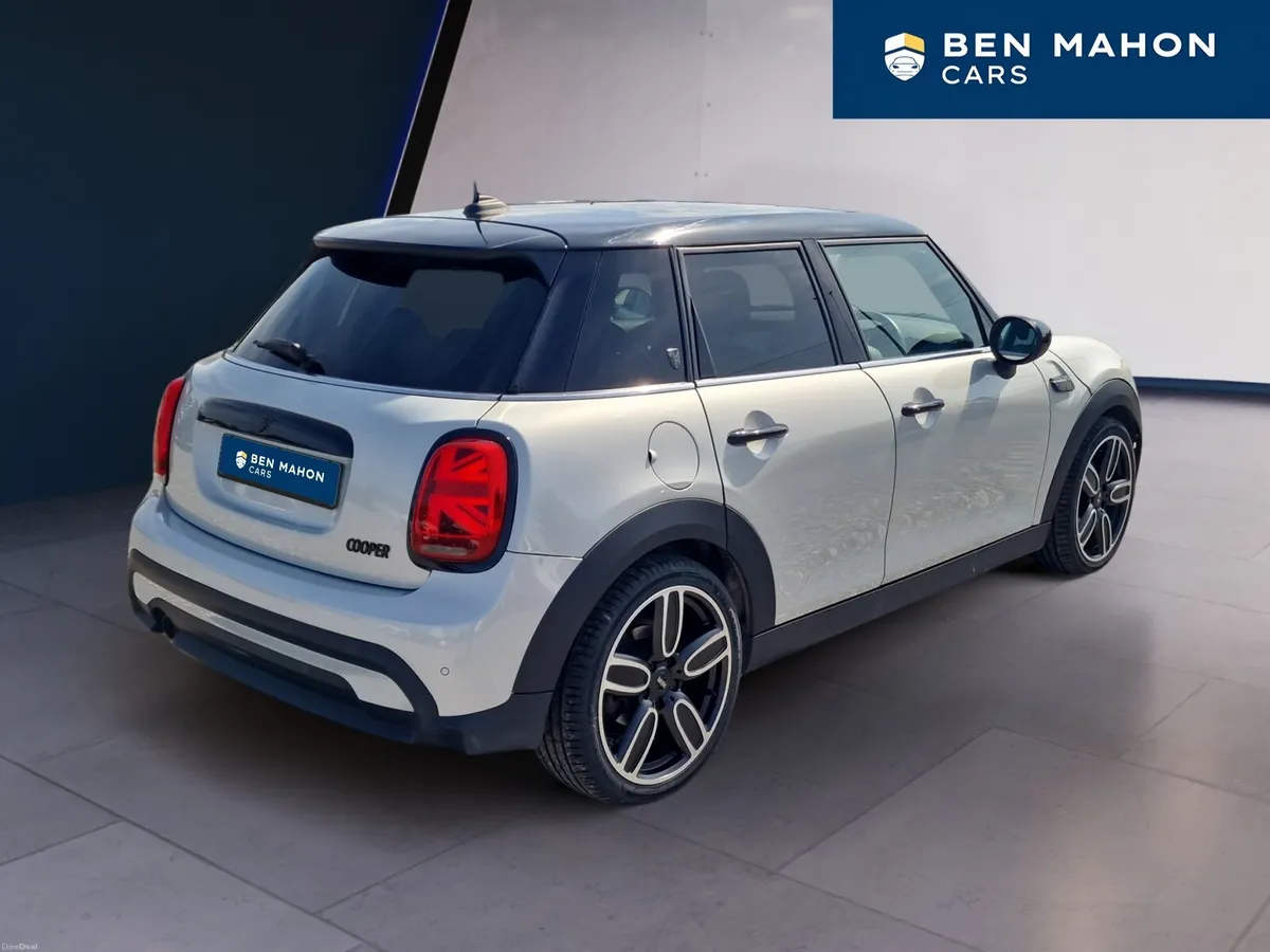 2022 MINI Cooper Exclusive 1.5 Petrol Automatic 5- - Image 5