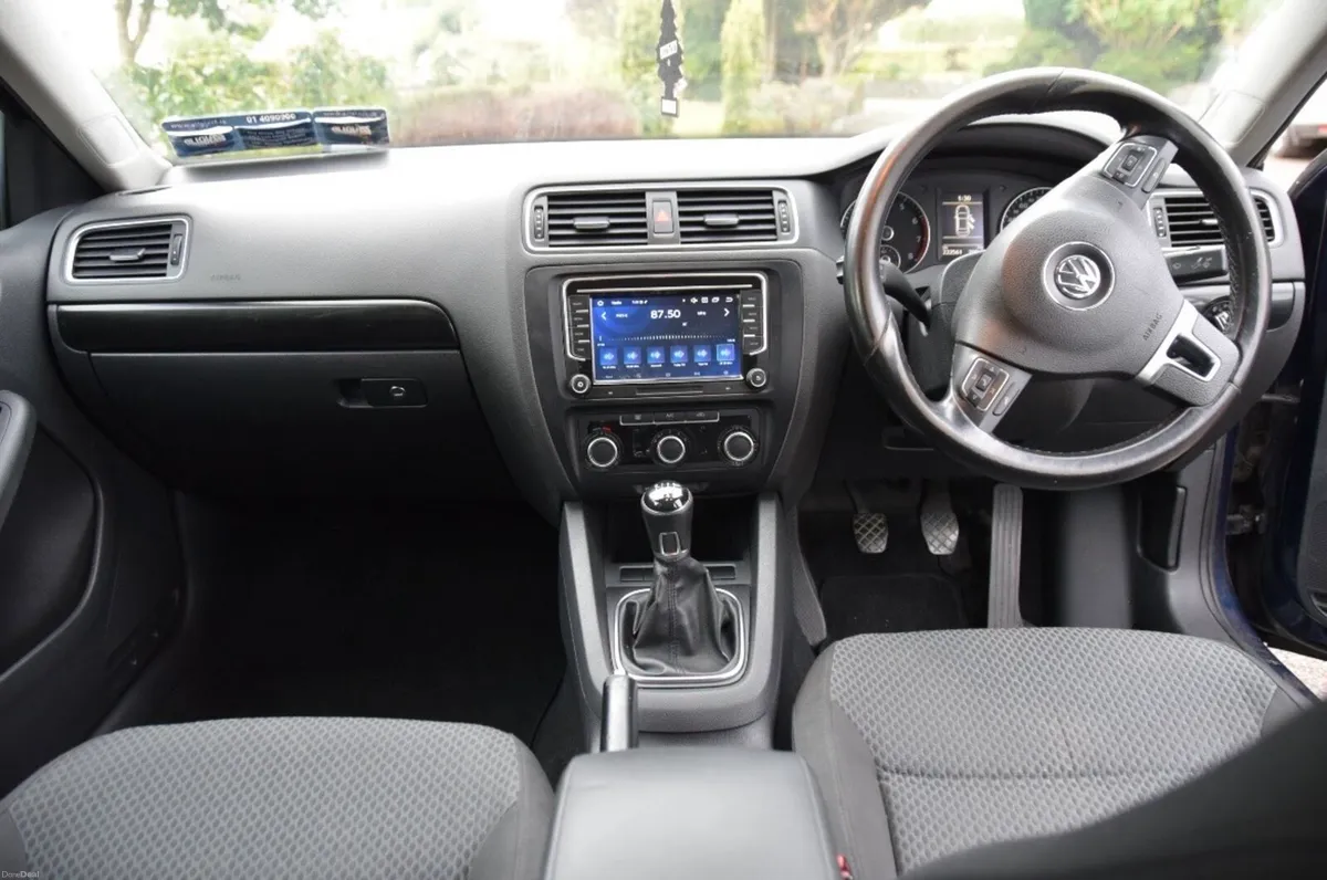 VW JETTA - Image 5