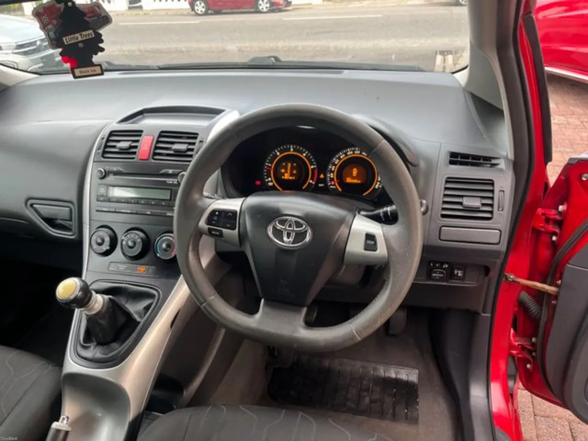Toyota Auris MC 1.4D4D Terra 5DR - Image 6