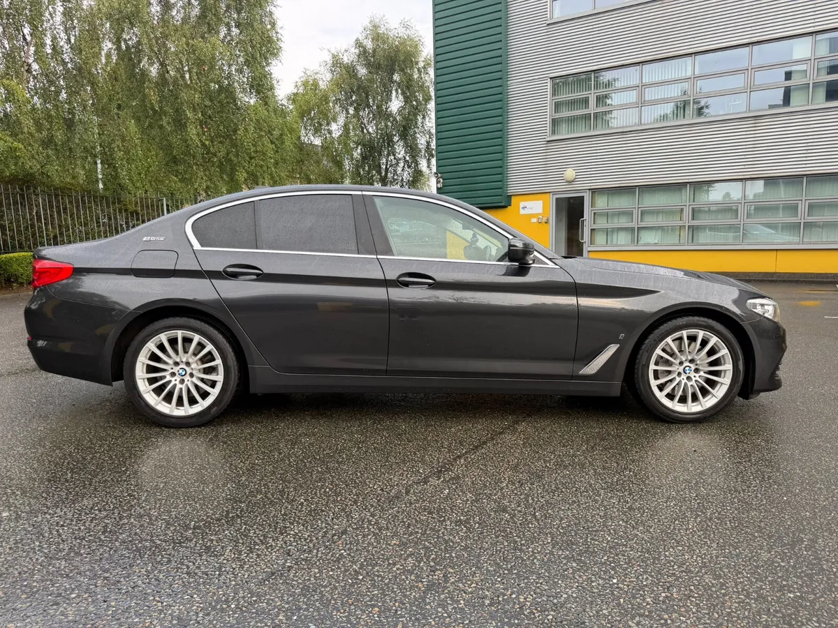 BMW 530E SE - Image 3