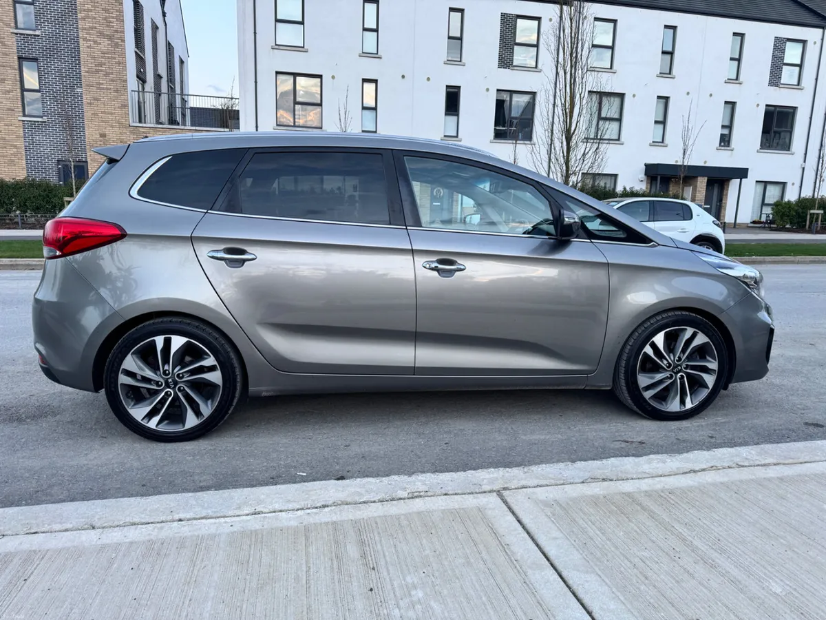 Stunning Kia Carens 2018 Top Spec with Long NCT - Image 5