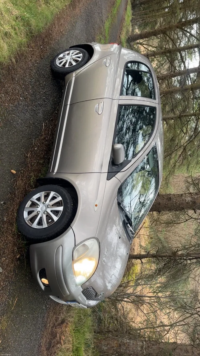 Toyota Yaris low miler - Image 6