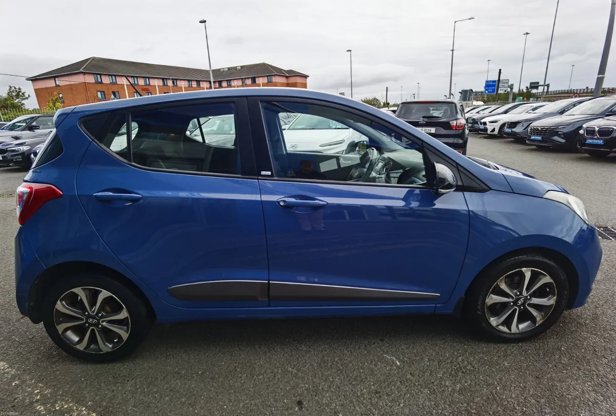 HYUNDAI I10 1.0 PETROL PREMIUM - Image 4