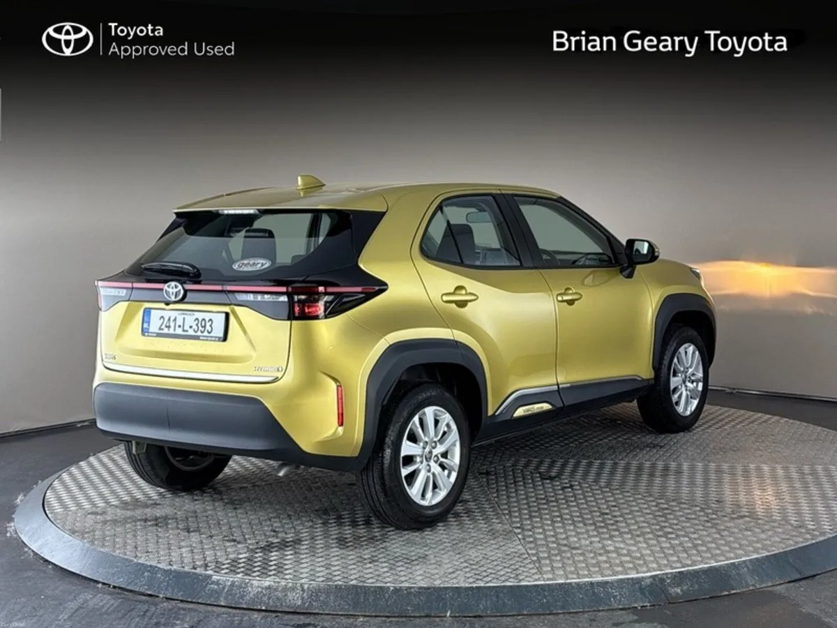 Toyota Yaris Cross HYBRID LUNA - Image 2