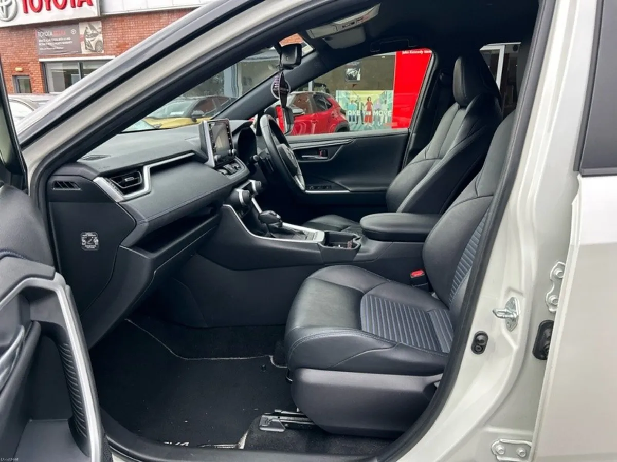 Toyota RAV4 HYBRID SPORT - Image 6