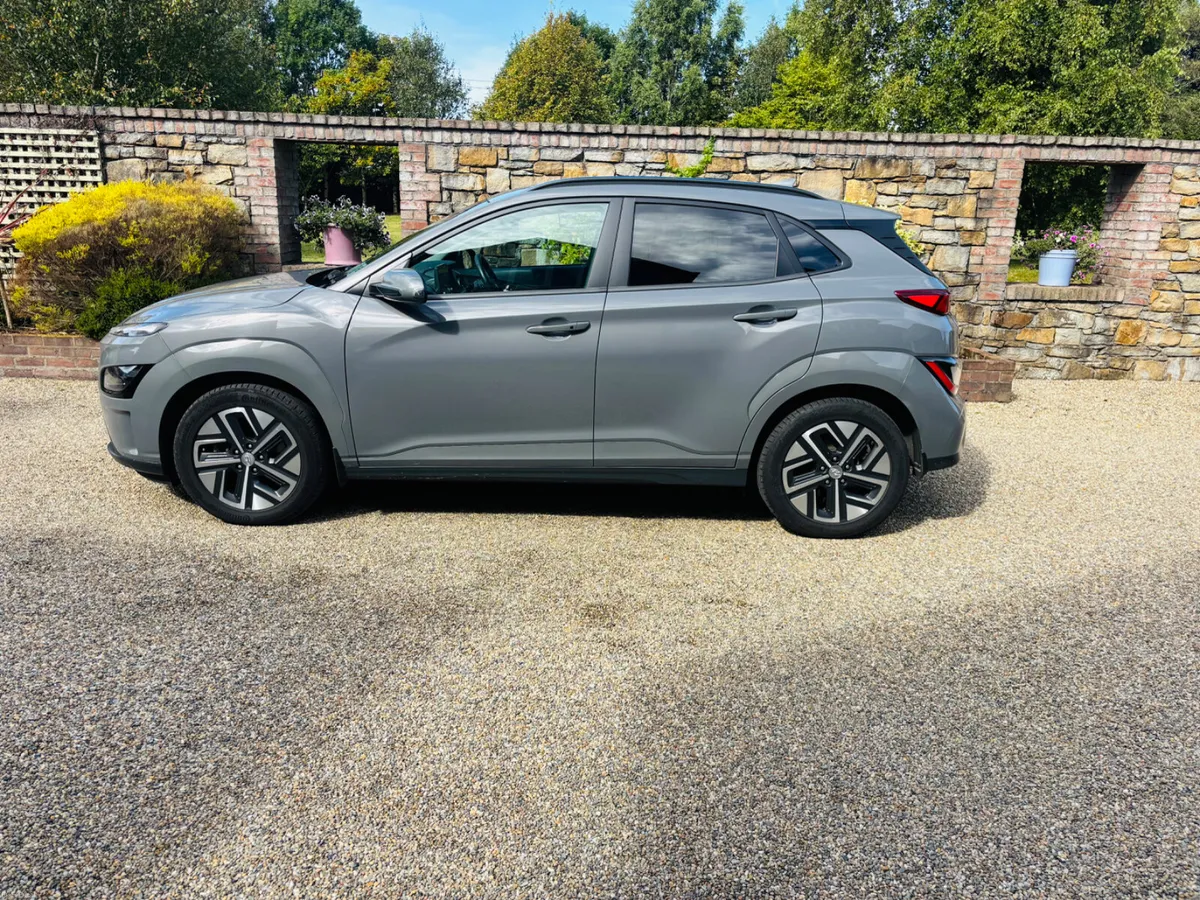 222 Hyundai Kona 64 KW premium electric - Image 5