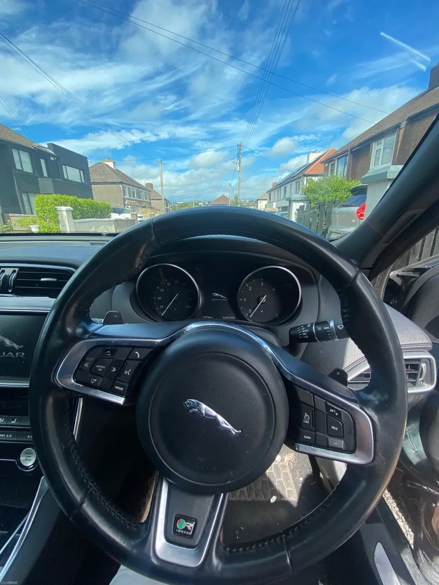 Jaguar XE 2017 - Image 2