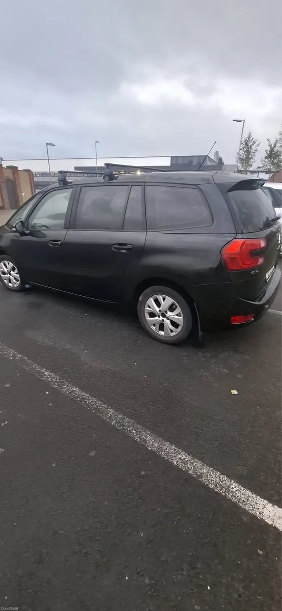 Citroen C4 7 seater - Image 4