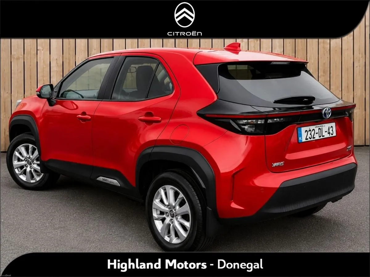 Toyota Yaris Cross 1.5 Hybrid CVT Luna - Image 3