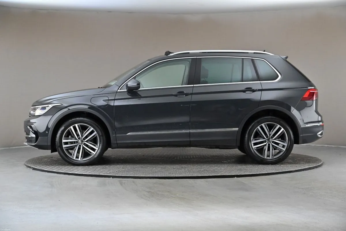 Volkswagen Tiguan 1.4 TSI DSG PHEV ELEGANCE **DIG - Image 5