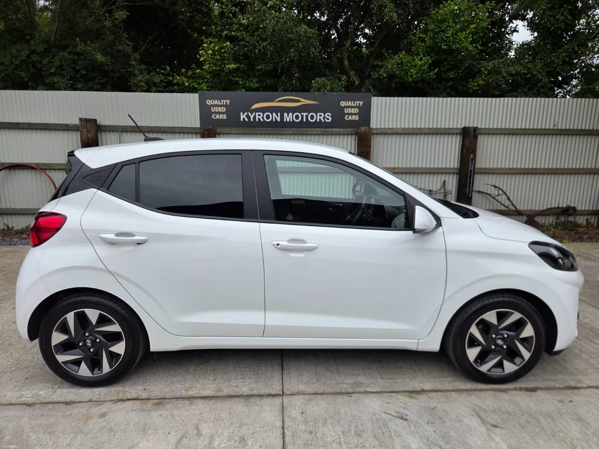 Hyundai i10 1.0 Deluxe Plus 5DR Manual - Image 4