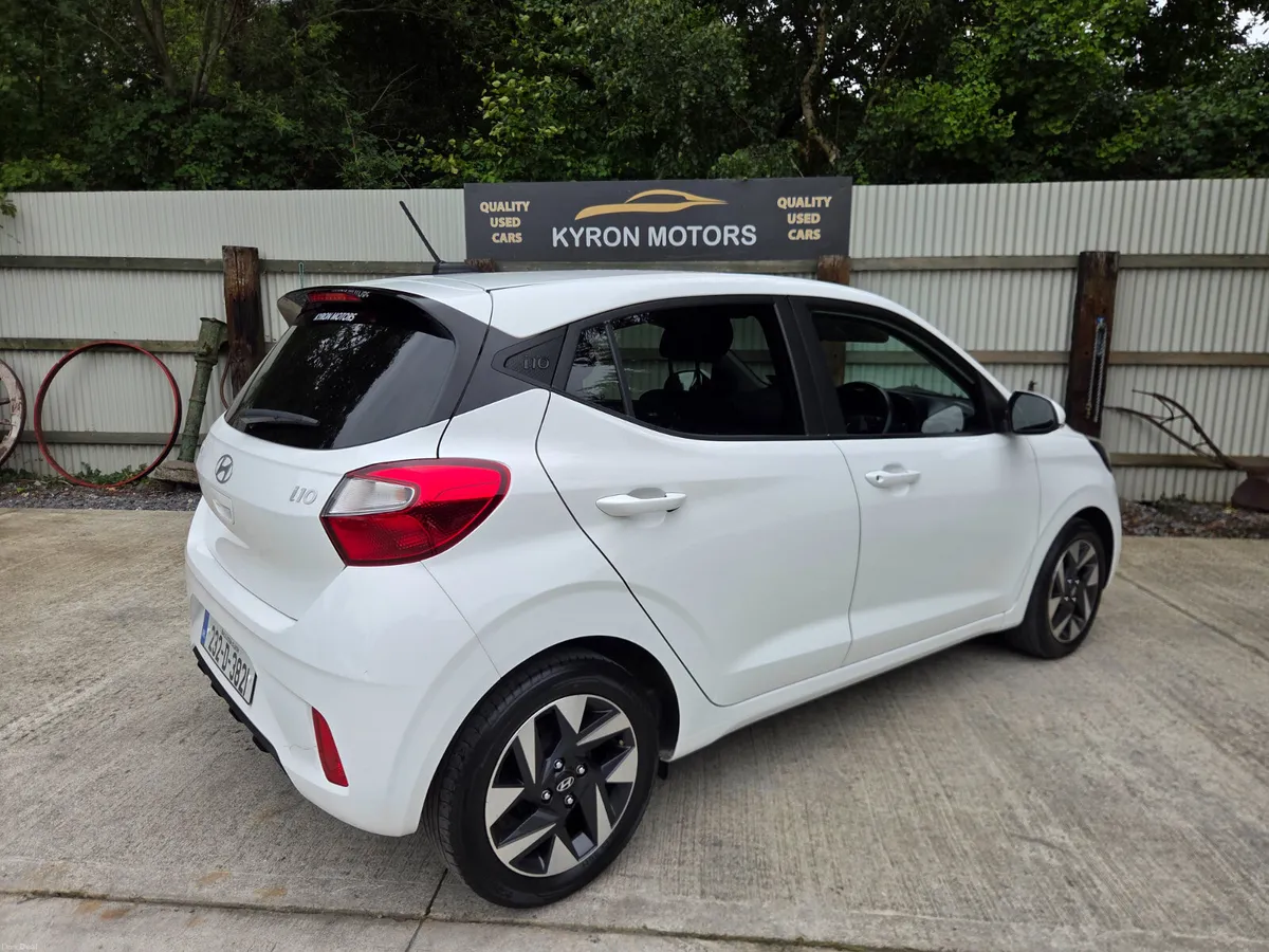 Hyundai i10 1.0 Deluxe Plus 5DR Manual - Image 5