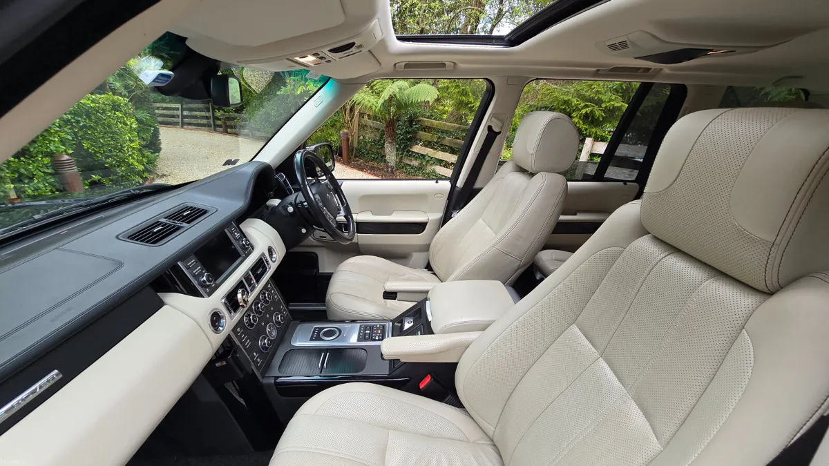 2011 Rover Range 4.4 Diesel €333 Tax to 08/2027 - Image 5