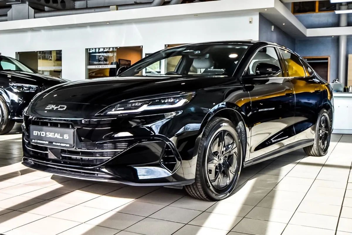 BYD Seal 6 Demo Saloon Hybrid BOOST - Image 1