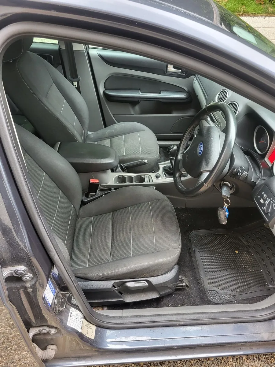 Ford Focus 2010 - Image 4