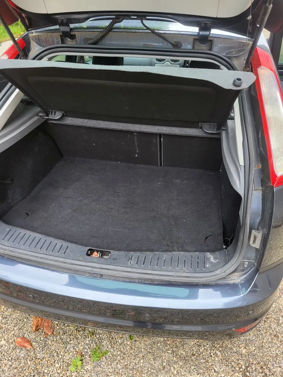 Ford Focus 2010 - Image 6