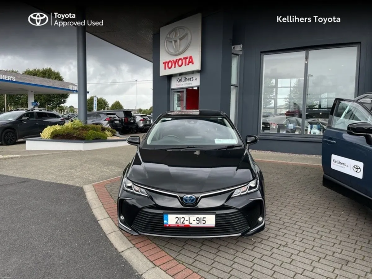 Toyota Corolla LUNA SALOON HYBRID - Image 5