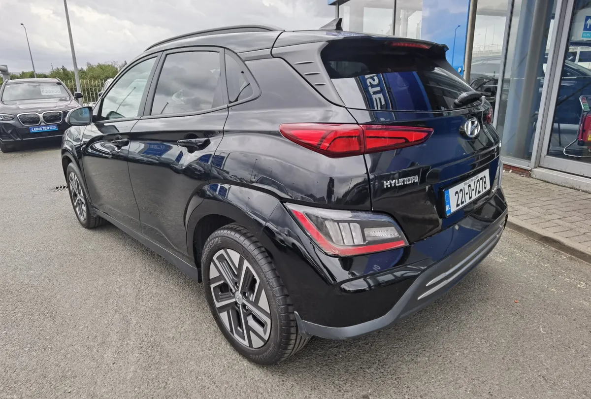 HYUNDAI KONA 64KWH EV PREMIUM - Image 6