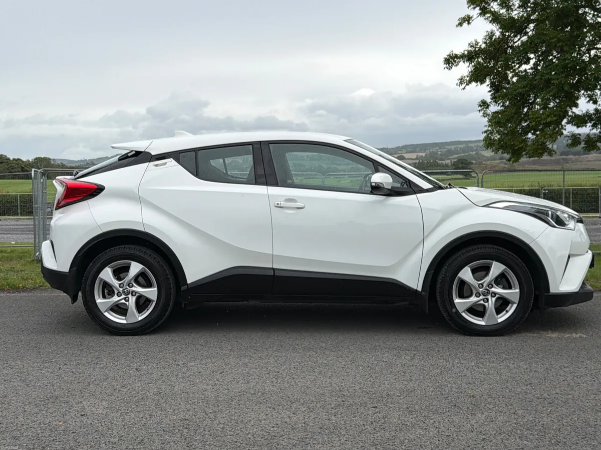 Toyota C-HR 2017 Luna 1.2 turbo - Image 2