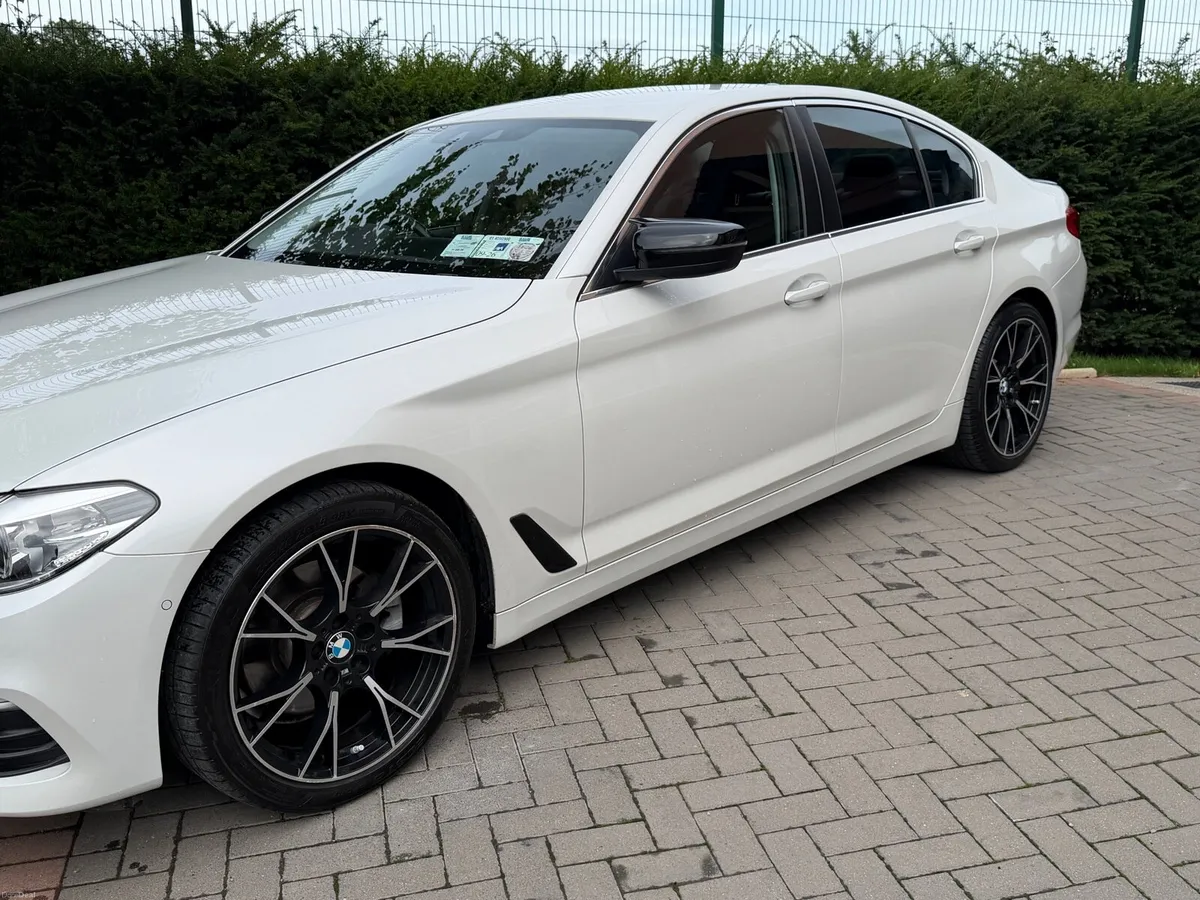 BMW G30 520d - Image 2