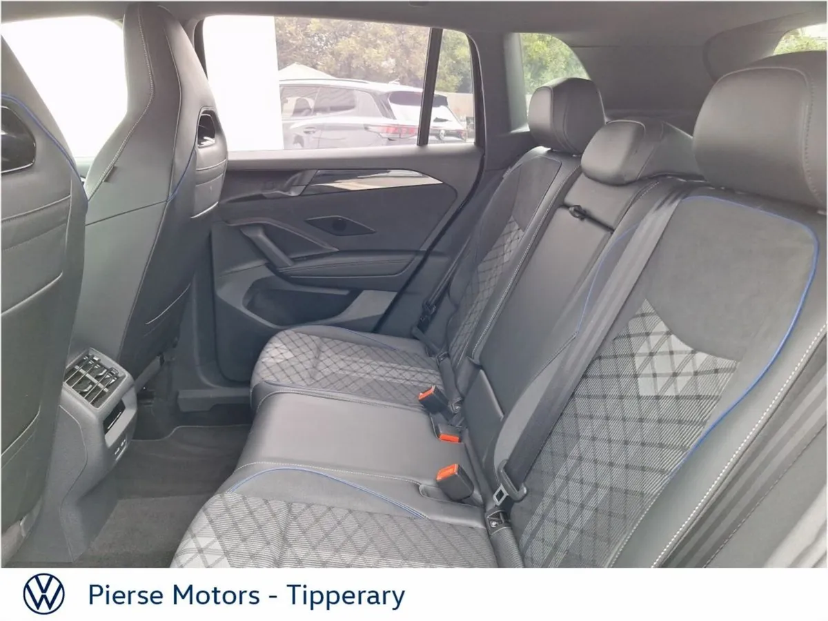 Volkswagen Tiguan R-LINE 75 2.0TDI DSG 150HP BLACK - Image 6