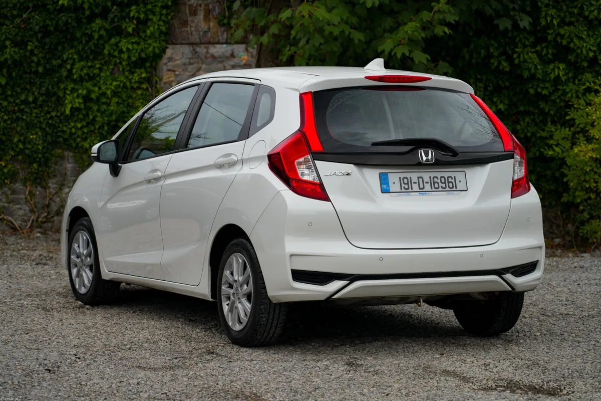 2019 Honda Jazz 1.3 Petrol Manual VTEC - Image 3