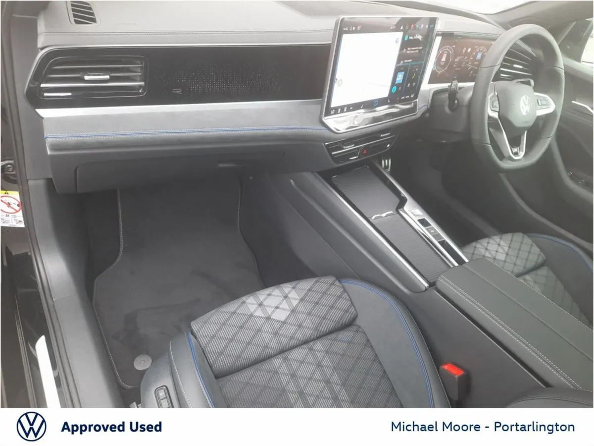 Volkswagen Passat 2.0TDI DSG 150HP R-LINE - Image 4