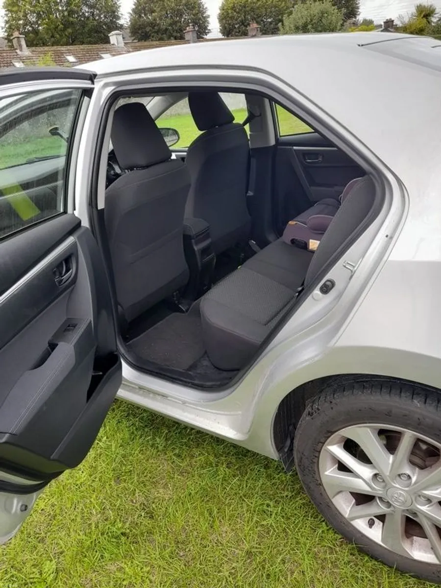 2015 Toyota Corolla - Image 5