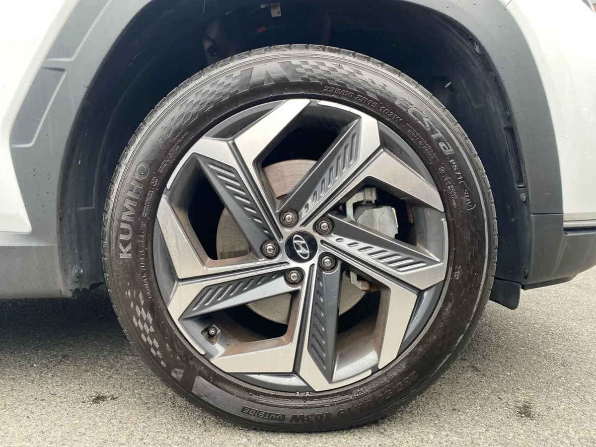 Hyundai Tucson 4WD Executive Plus PHEV - Image 5