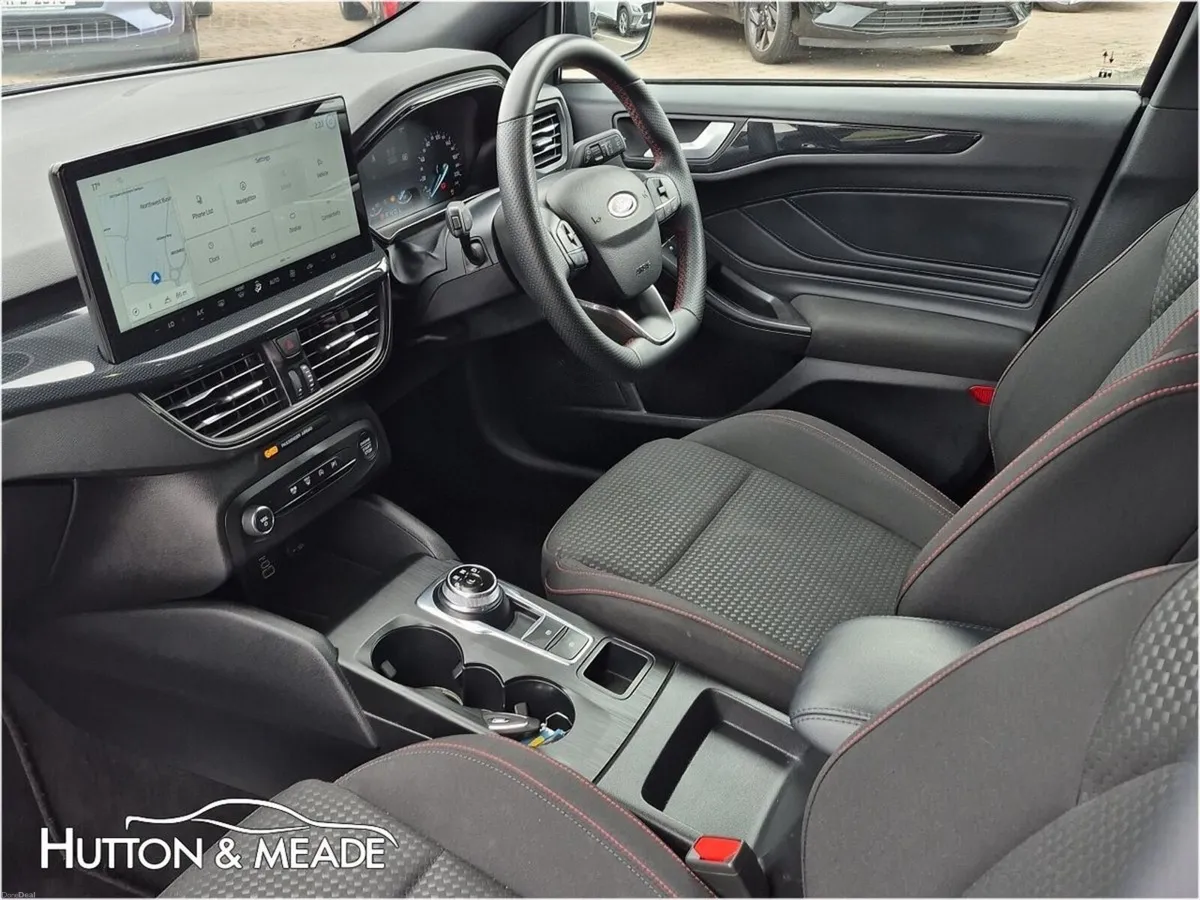 Ford Focus ST Line Auto 1.5 Diesel 5dr - Image 5