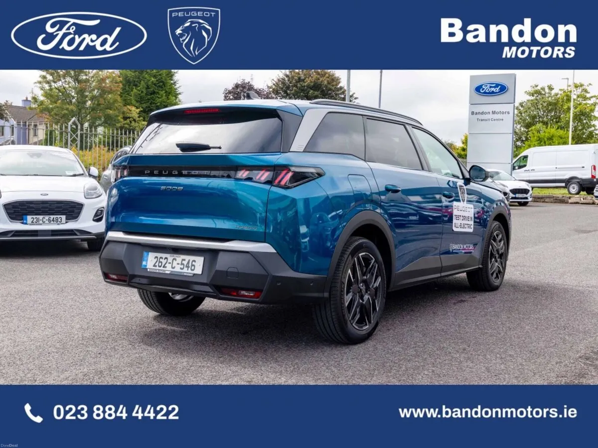 Peugeot 5008 1.2 MHEV 145bhp E-DCS6 Allure - Image 4