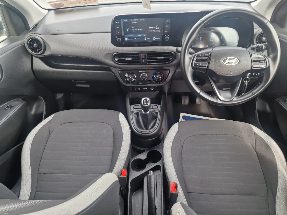 Hyundai i10 Deluxe Plus 5DR - Image 6