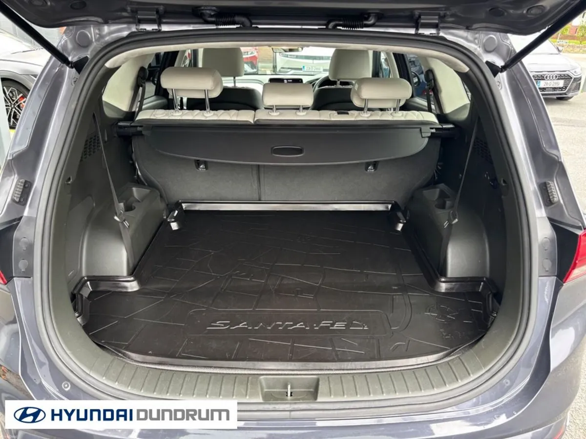 Hyundai Santa Fe Phev 7 Seater - Image 6