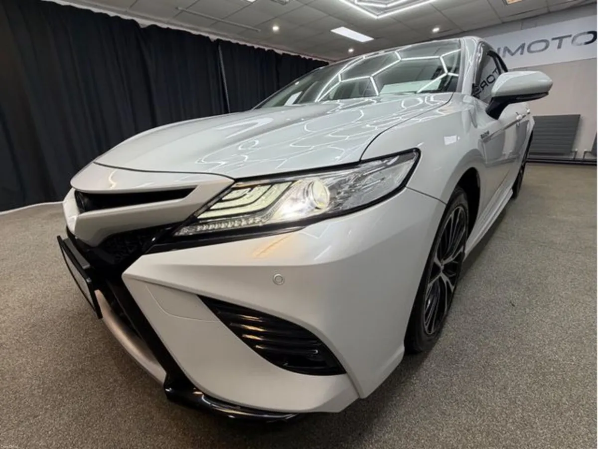 Toyota Camry WS Heated Seats Heads Up Display **De - Image 6