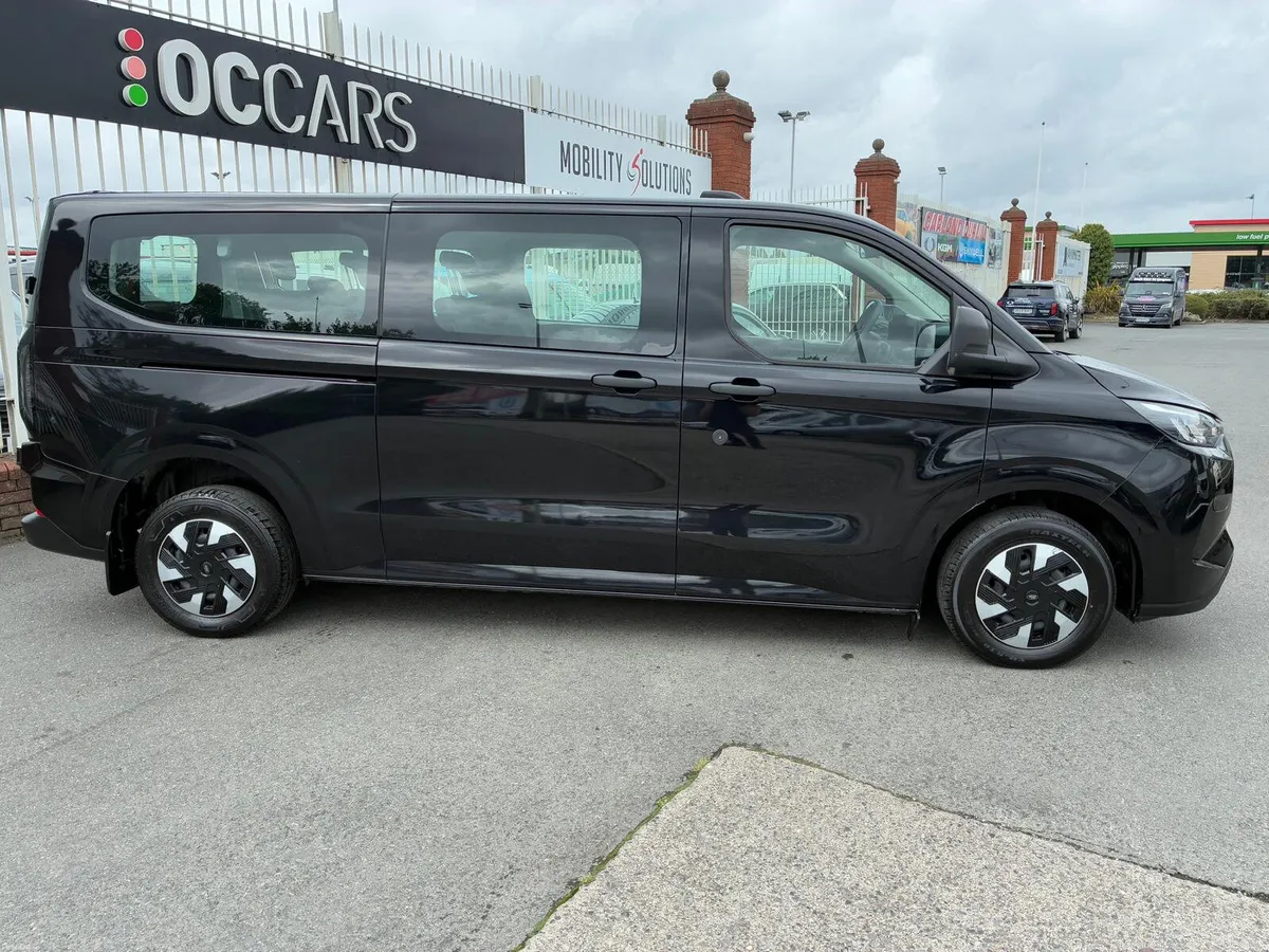 Wheelchair Accessible Taxi Ford Custom Kombi9Seats - Image 4