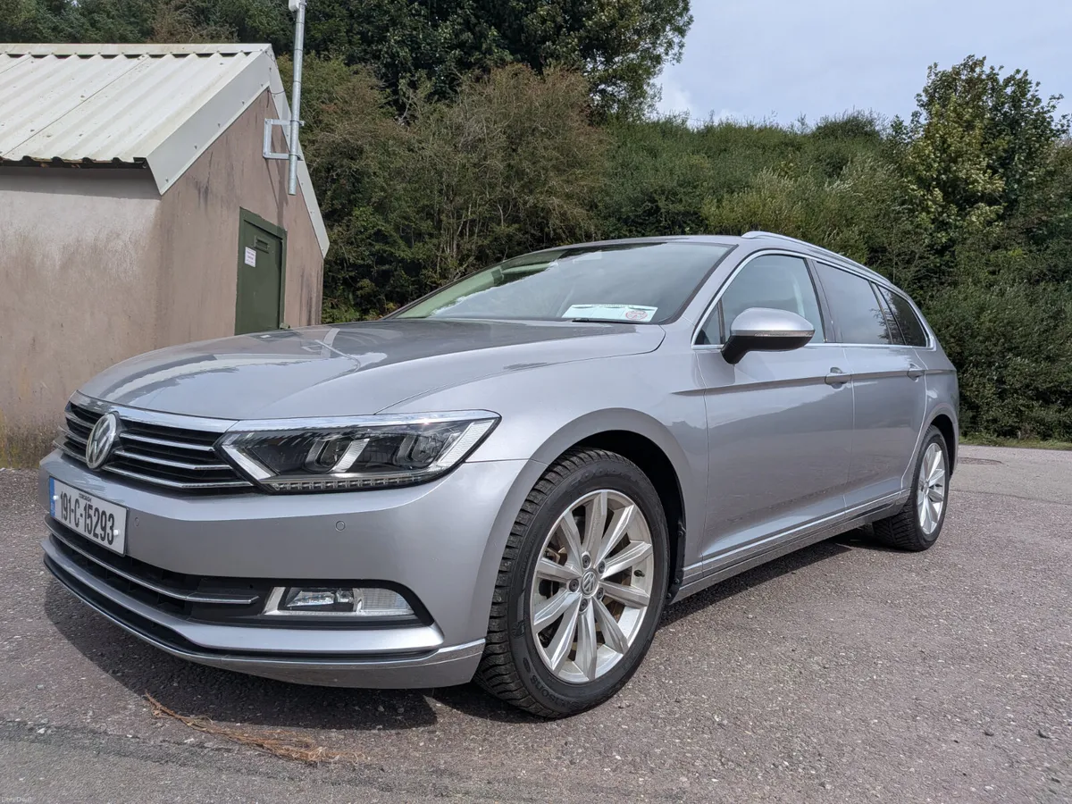 Volkswagen Passat 2019 - Image 2