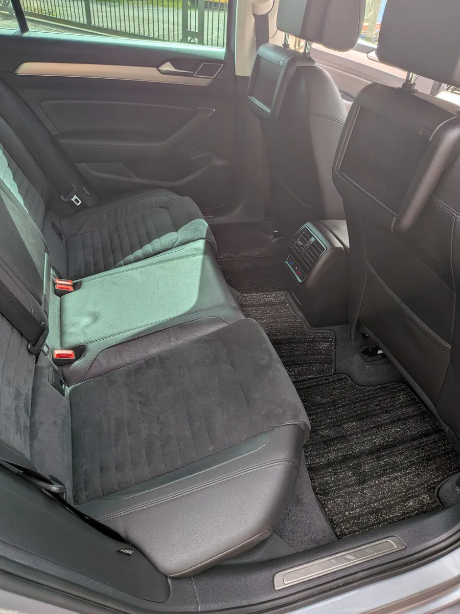 Volkswagen Passat 2019 - Image 6