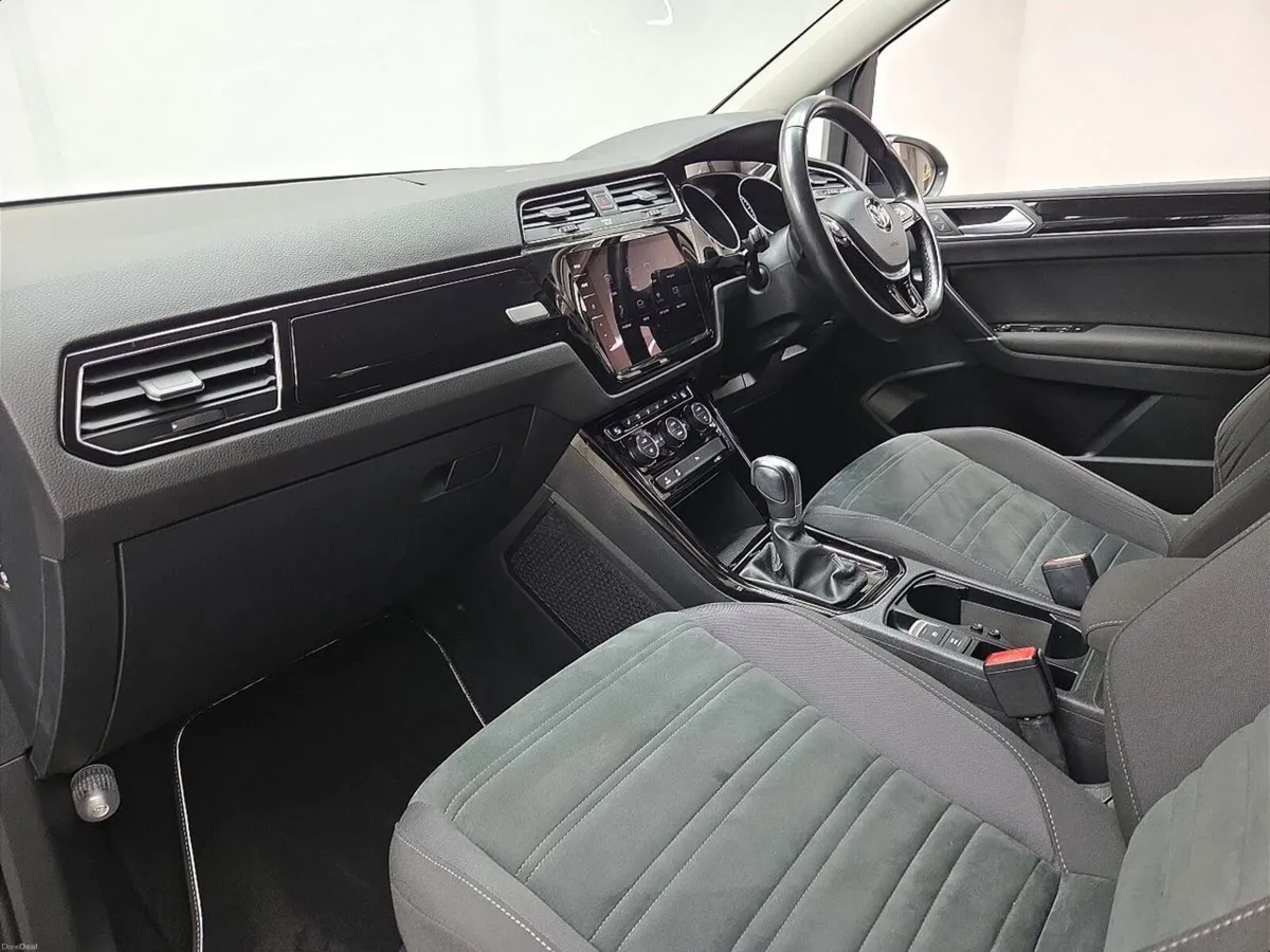 Volkswagen Touran TSI Highline DSG - Image 4