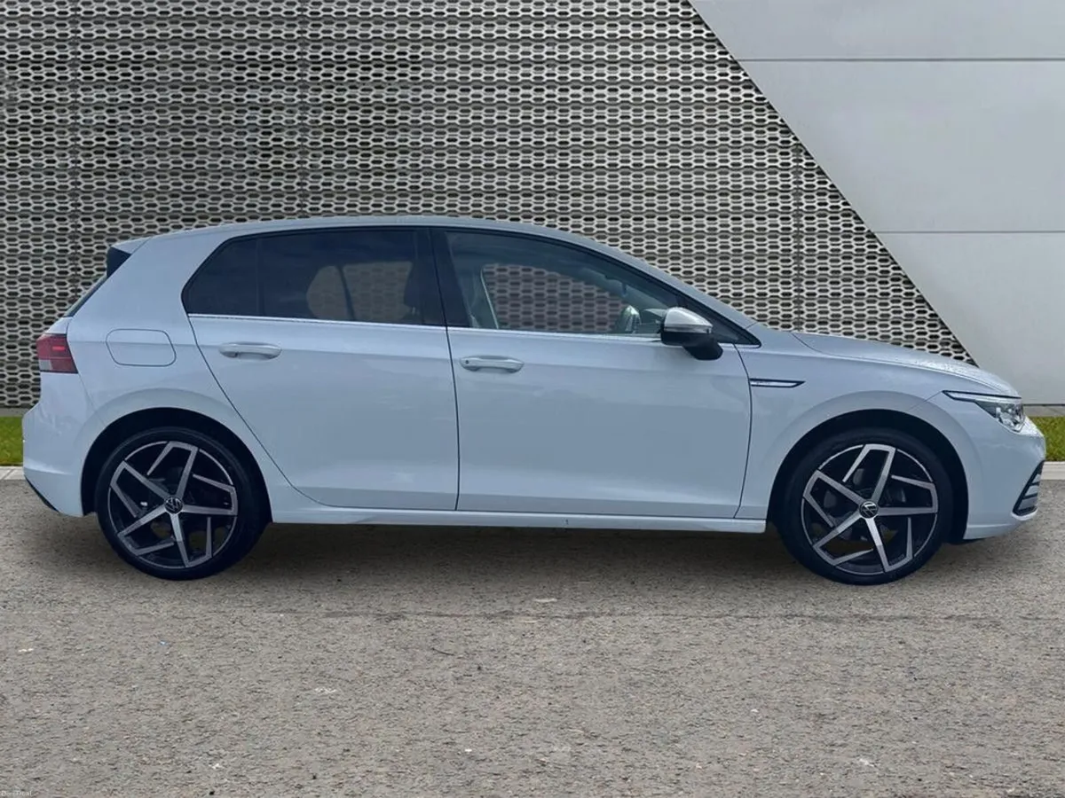 Volkswagen Golf 1.5 TSI 130HP Style - Image 6