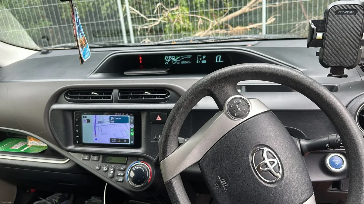 Toyota Aqua 2013 - Image 6