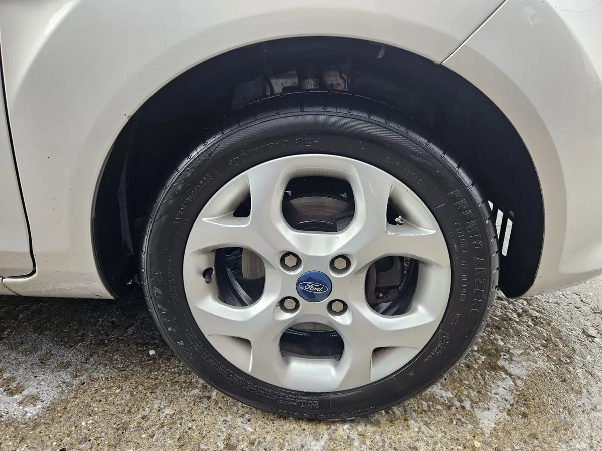 2012 Ford Fiesta 1.2 Zetec - Image 5