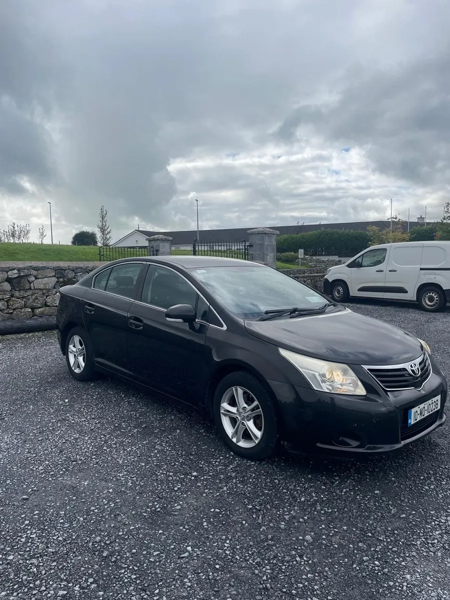 Toyota Avensis 2010 - Image 1