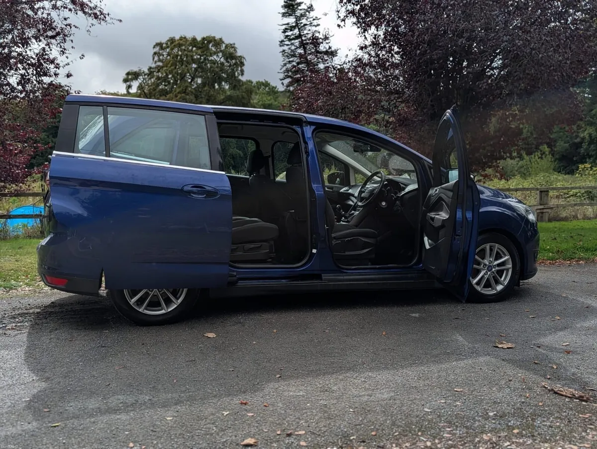 2017 Ford Grand Cmax, 7 seater - Image 5