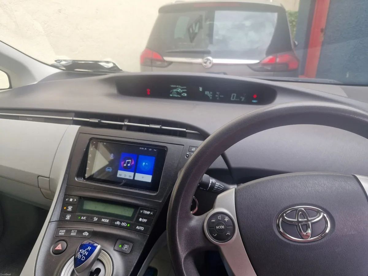 Toyota Prius 2011 - Image 3