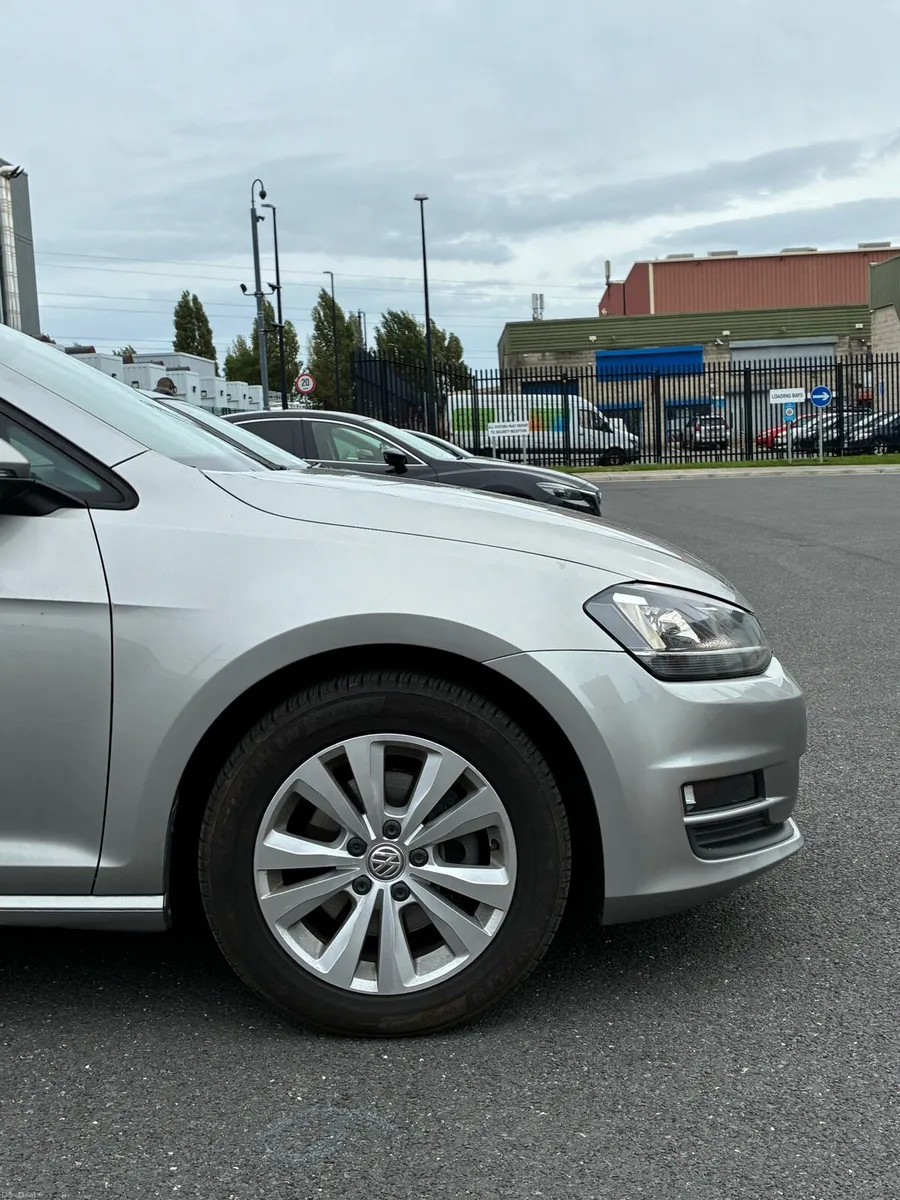 2017 Volkswagen Golf Highline – 127,800 km - Image 3