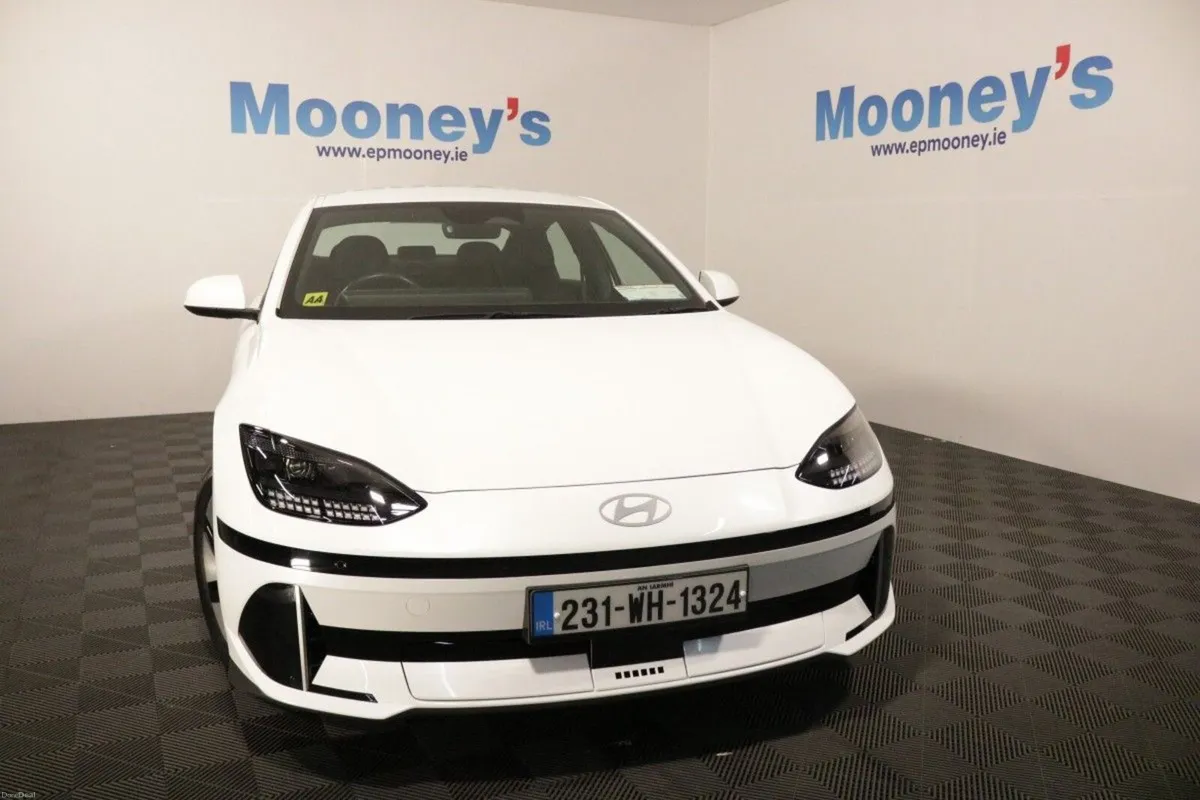 Hyundai IONIQ 6 Signature 77 KwH EV Saloon - Image 2