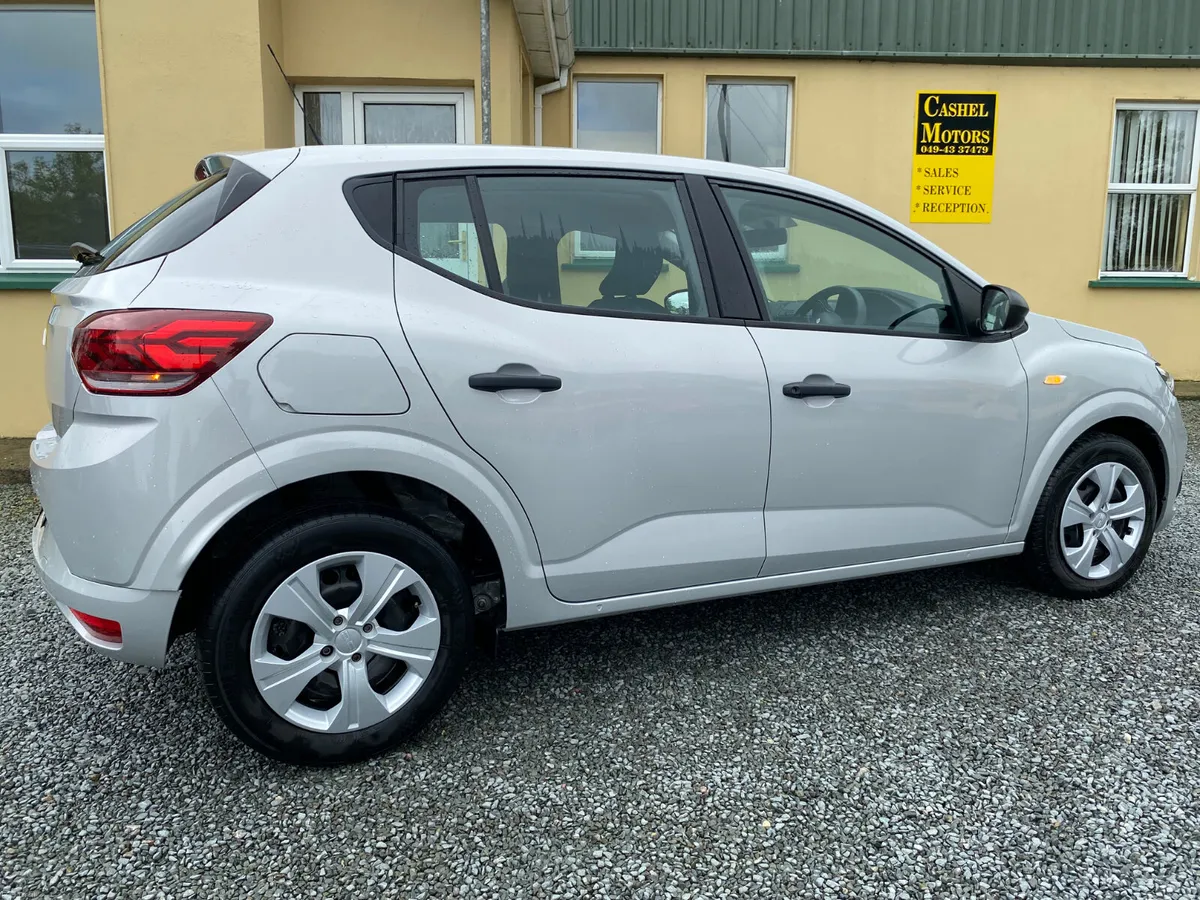 ESSENTIAL 1L TCE 90bhp 5 door 232Reg - Image 2