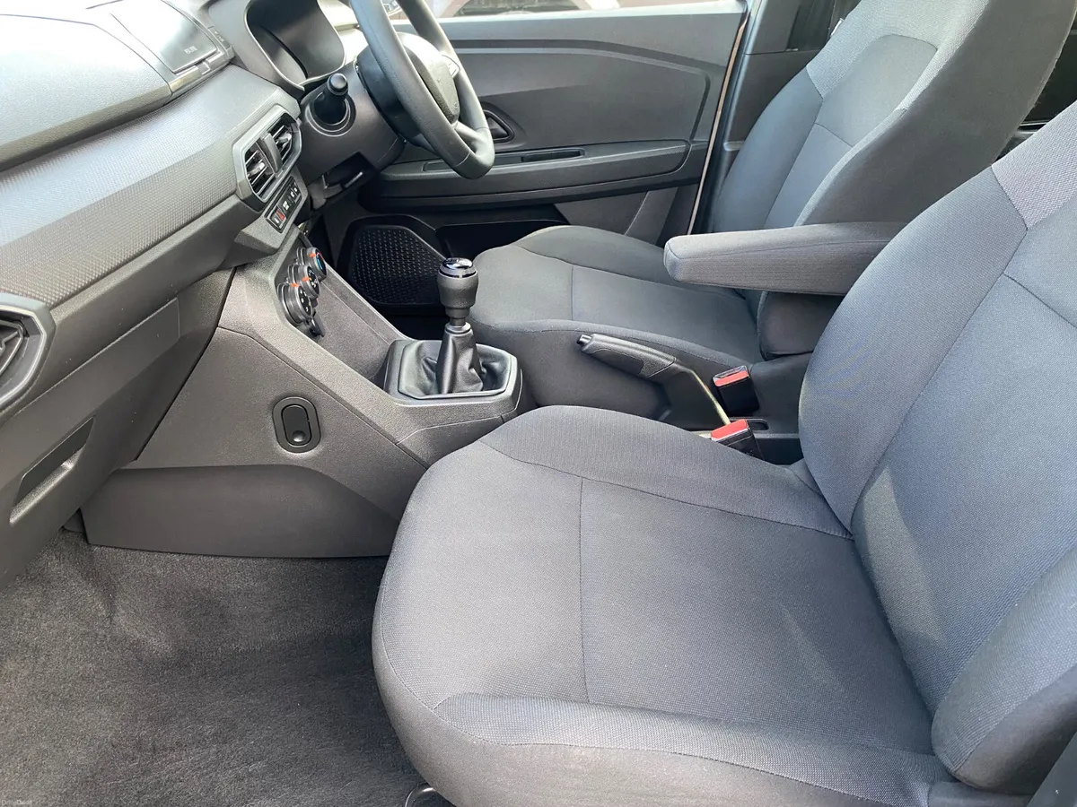 ESSENTIAL 1L TCE 90bhp 5 door 232Reg - Image 6