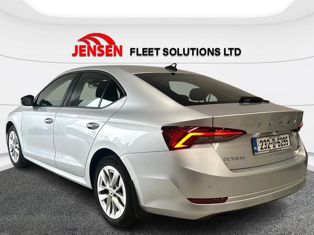 Skoda Octavia Ambition 1.0TSI 110HP DSG / Auto - Image 3